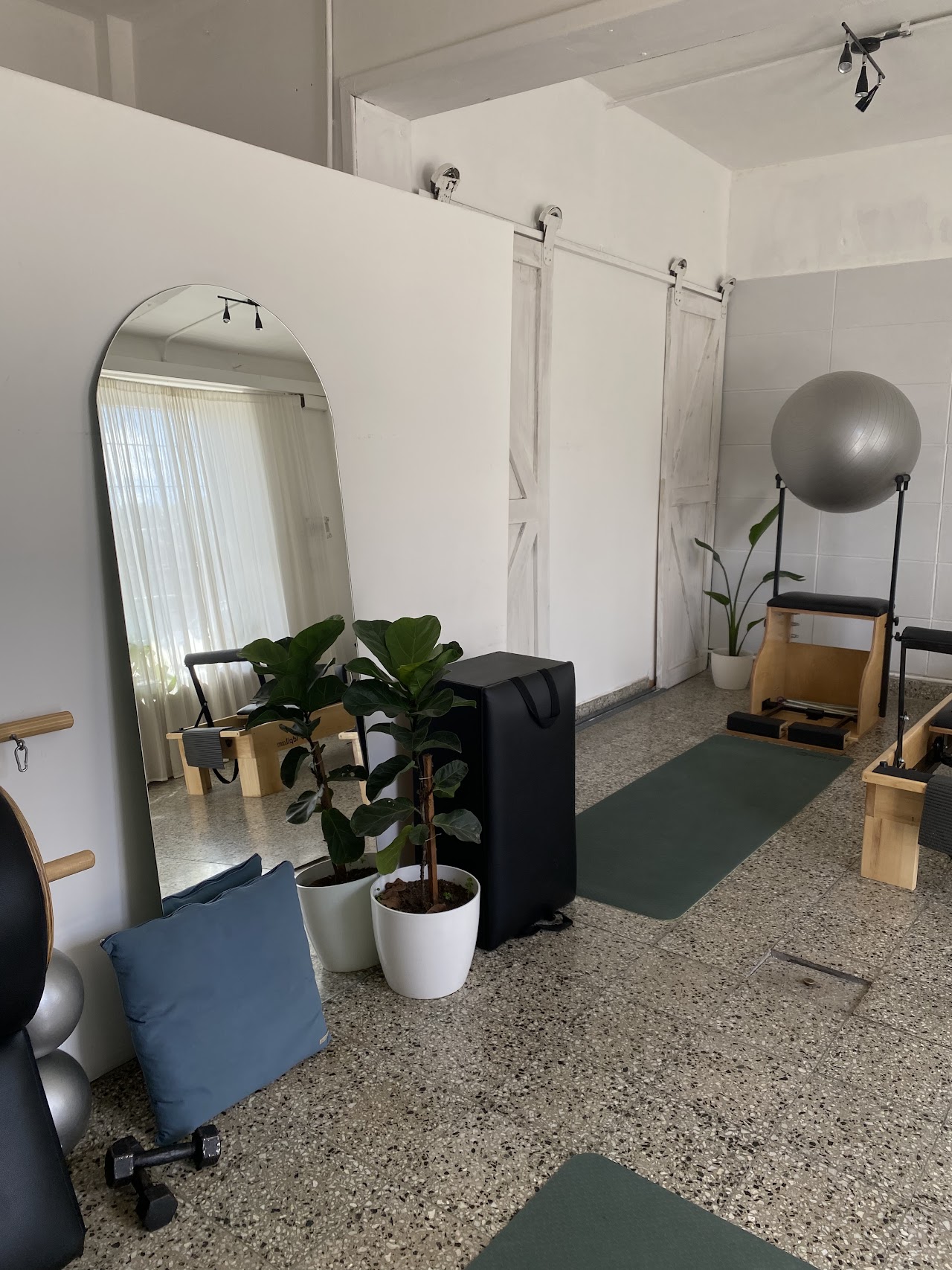 Interior del estudio Pilates Studio 11 en Temperley